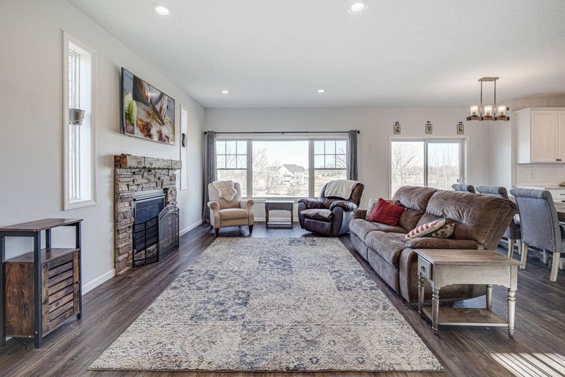 13549 Steve Dr, Shakopee, MN 55379