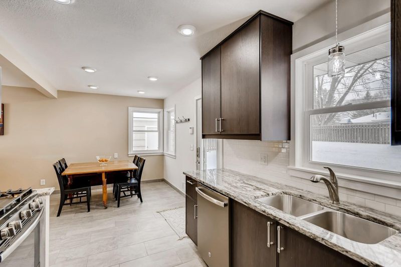 2218 W 89th St, Bloomington, MN 55431