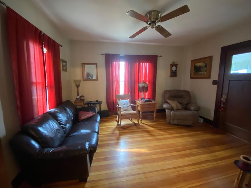 139 2nd Ave SE, Spring Grove, MN 55974