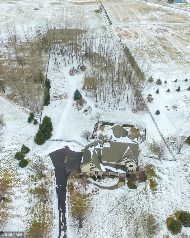 11 Bayhill Rd, White Bear Lake, MN 55110