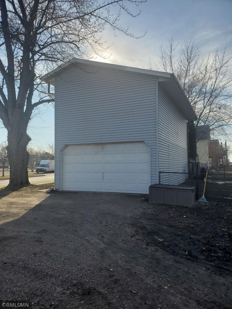 303 Elm Ave, Waverly, MN 55390