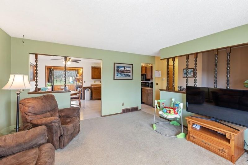 1496 Oakdale Ave, West Saint Paul, MN 55118