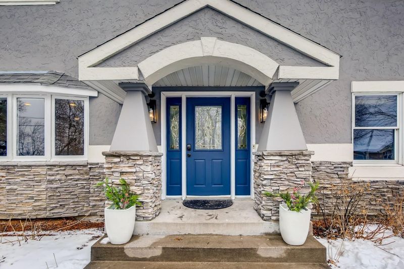 4282 Snail Lake Blvd, Shoreview, MN 55126