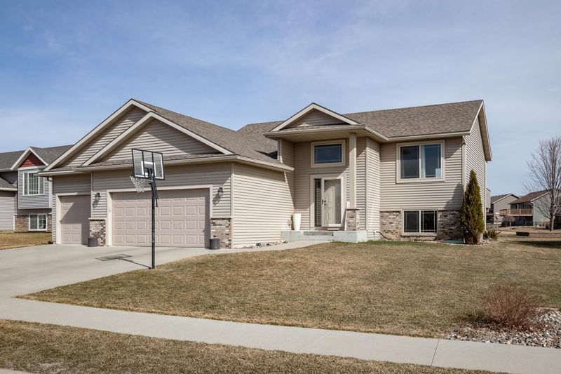 4529 Arctic Fox Rd NW, Rochester, MN 55901