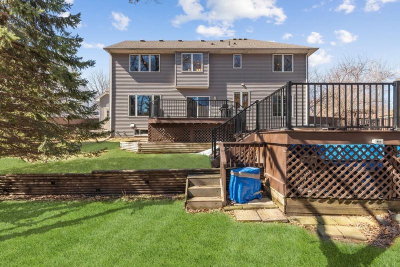 4782 Slater Rd, Eagan, MN 55122
