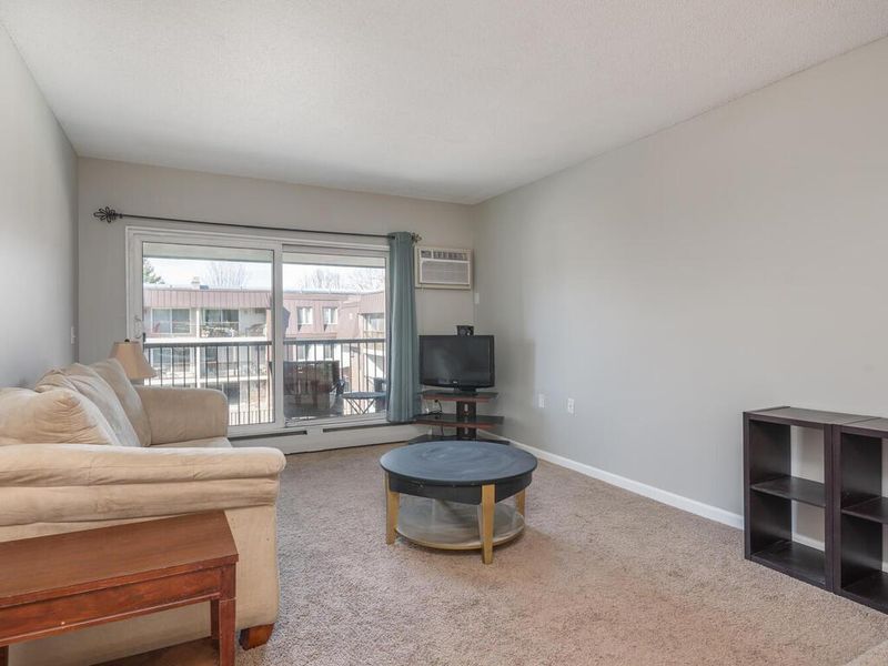 4820 Park Commons Dr #322, Saint Louis Park, MN 55416
