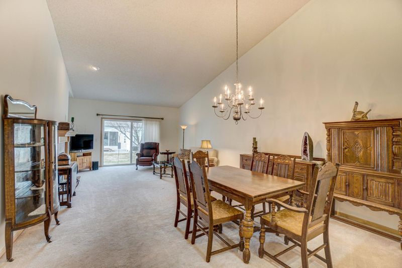 7177 Arthur Dr, Woodbury, MN 55125