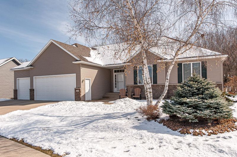 2592 Lisa Ln NE, Rochester, MN 55906
