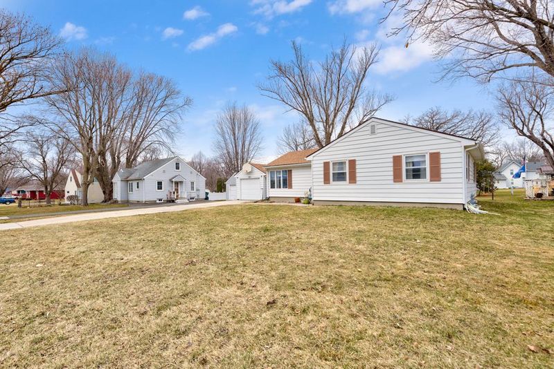 320 E Park St, Owatonna, MN 55060