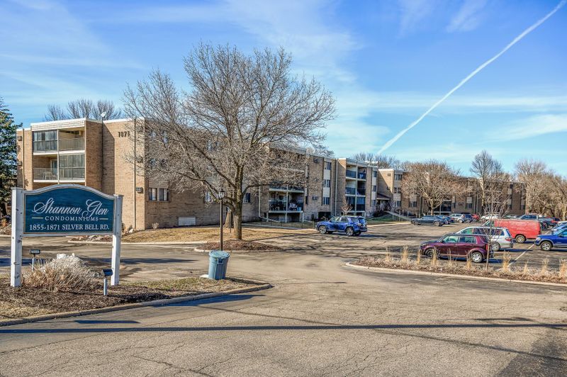 1871 Silver Bell Rd #221, Eagan, MN 55122