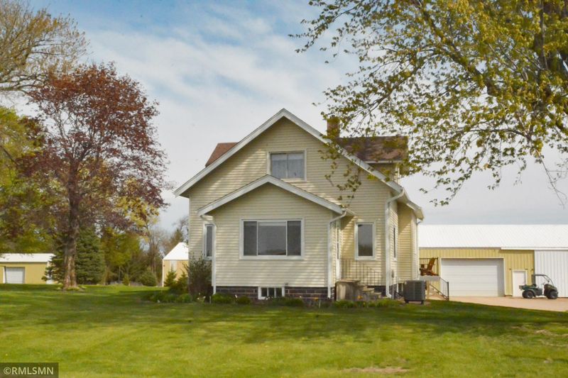 19384 310th St, New Prague, MN 56071