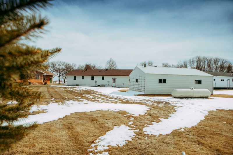 107 E 3rd St, Morris, MN 56267