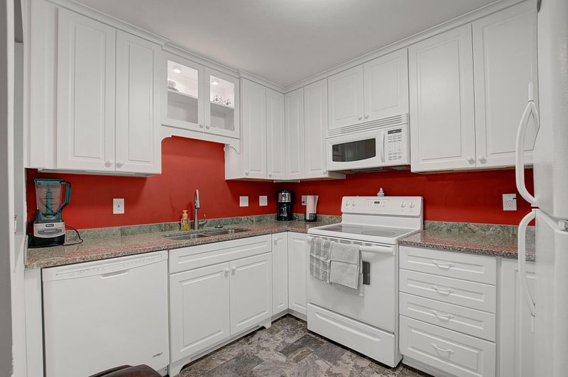 5429 W Brenner Ps, Fridley, MN 55432