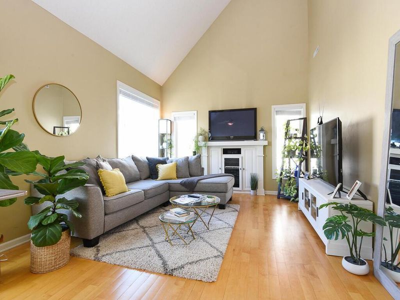 3034 Lake Shore Dr #B, Minneapolis, MN 55416