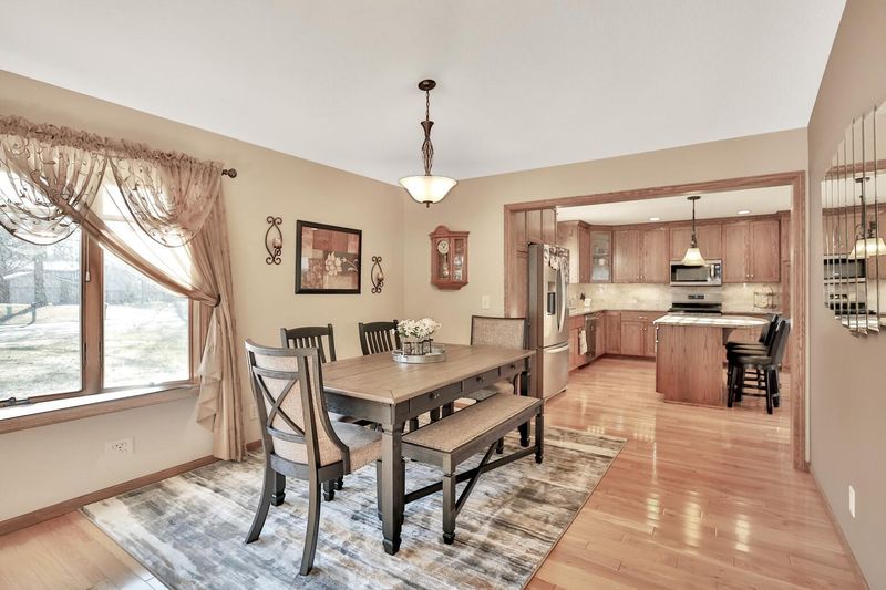 5070 Hilltop Ave N, Lake Elmo, MN 55042
