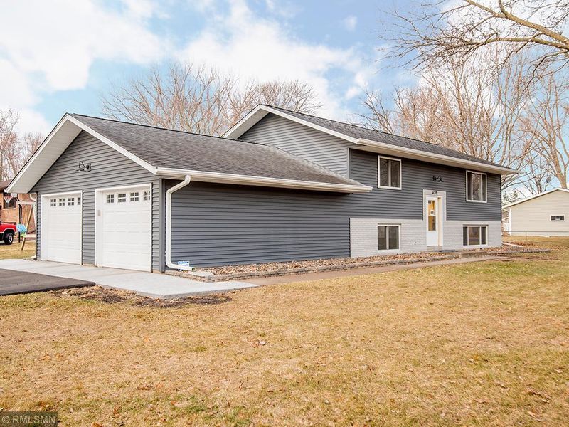 408 Walker Dr, Vadnais Heights, MN 55127