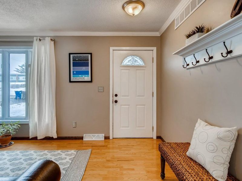 1891 Field Ave, Saint Paul, MN 55116