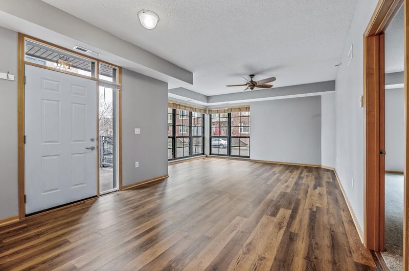 825 Berry St #110, Saint Paul, MN 55114