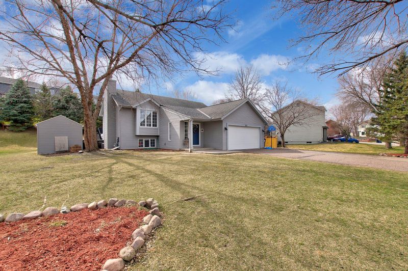 16116 Huron Cir, Lakeville, MN 55044