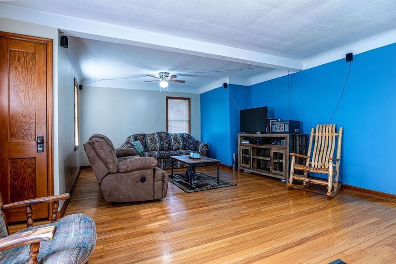 425 W 4th St, Rush City, MN 55069