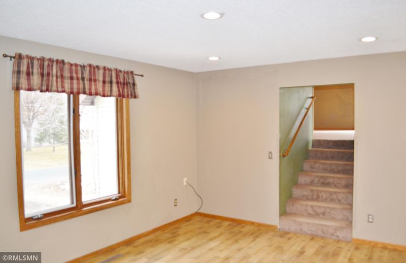 5963 371st St, North Branch, MN 55056