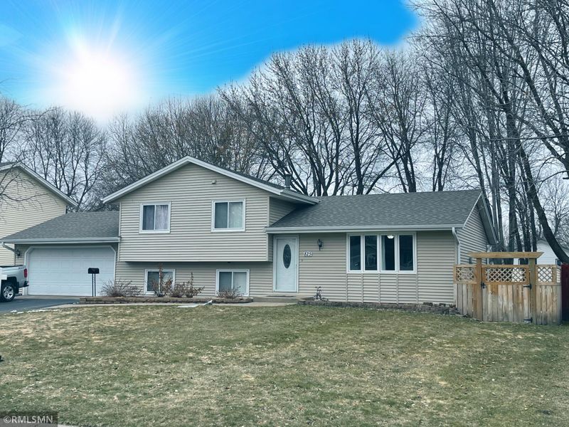 825 96th Ln NE, Blaine, MN 55434