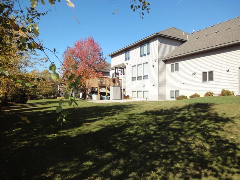 16925 40th Ave N, Plymouth, MN 55446