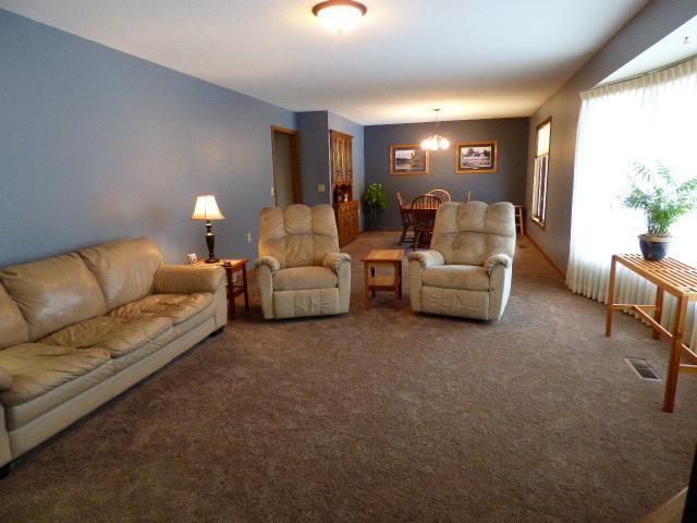 714 8th St N, Mountain Lake, MN 56159