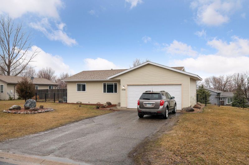 5541 Starling Dr, Monticello, MN 55362