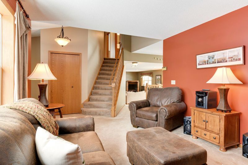 8449 Vagabond Ct N, Maple Grove, MN 55311