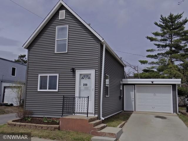 209 9th St NW, Bemidji, MN 56601