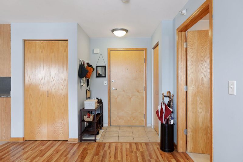 2566 Ellis Ave #301, Saint Paul, MN 55114