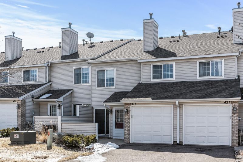 417 Monk Ct, Chanhassen, MN 55317