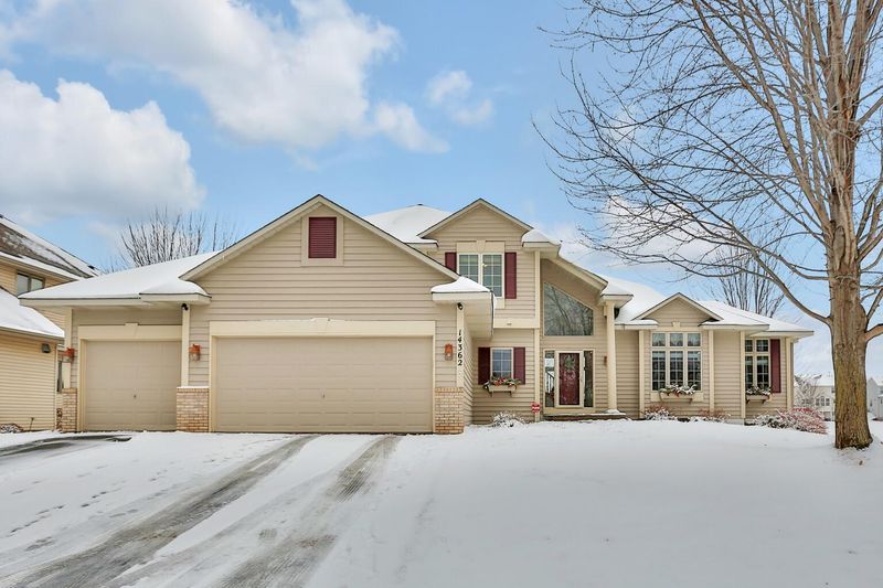 14362 Freeport Trl, Apple Valley, MN 55124