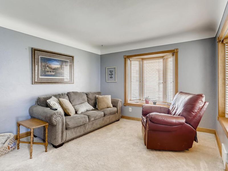 1157 Smith Ave S, West Saint Paul, MN 55118