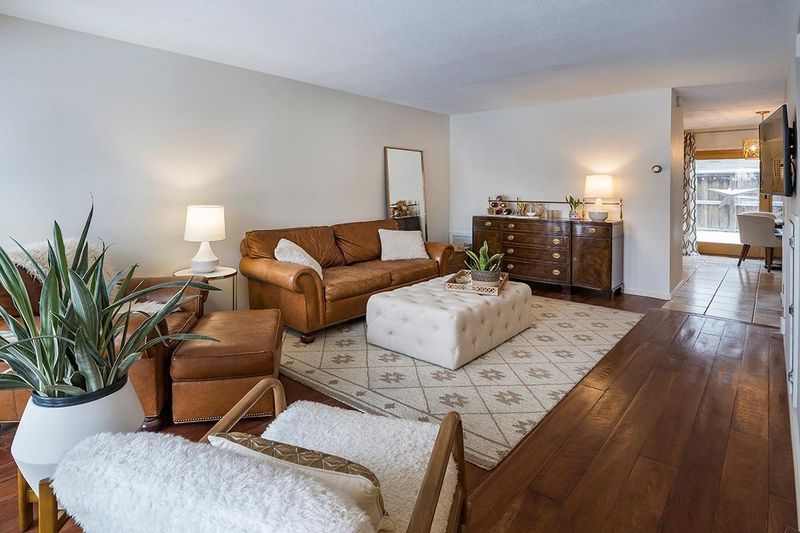 6413 Barrie Rd, Edina, MN 55435