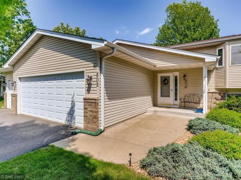 802 5th Ave SW, Isanti, MN 55040