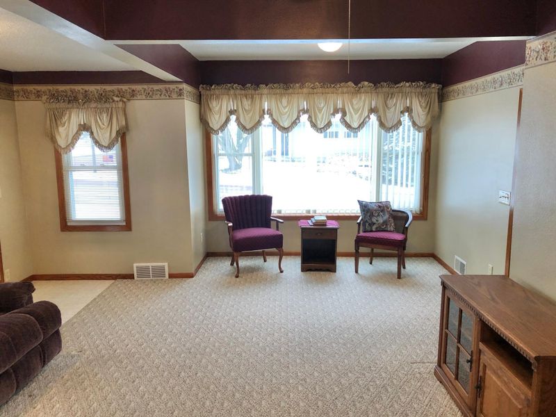 401 Ray Ave, Springfield, MN 56087