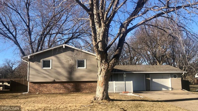 713 S Park Pl, Saint Cloud, MN 56301