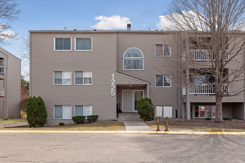 1225 Ferndale St N #B10, Maplewood, MN 55119
