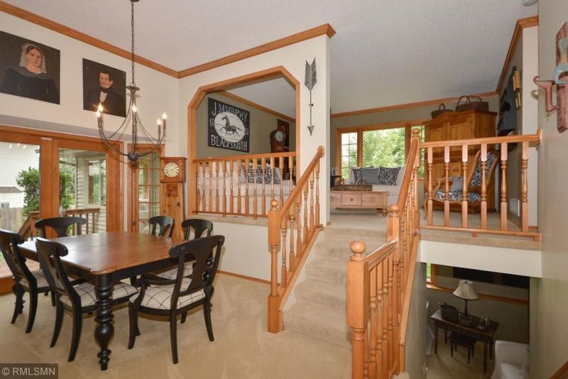 9000 Prestwick Cir N, Brooklyn Park, MN 55443