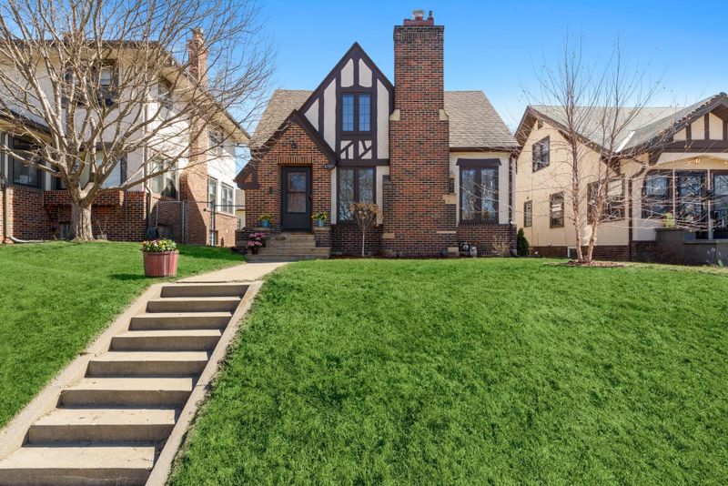 4709 Park Ave, Minneapolis, MN 55407