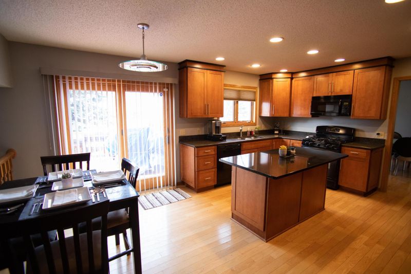 4643 Stoddart Ln, White Bear Lake, MN 55127