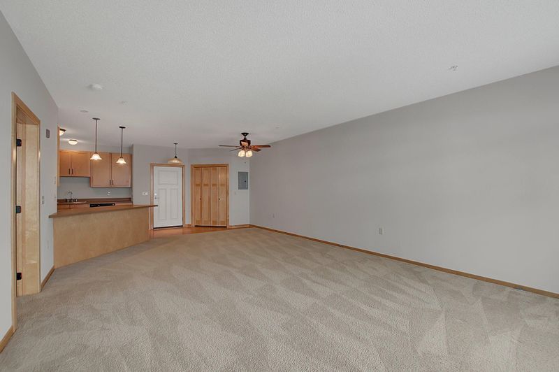 2530 E 34th St #113, Minneapolis, MN 55406