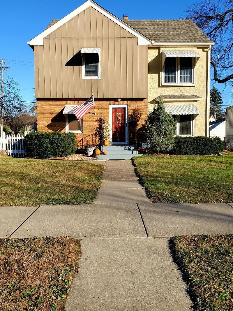 305 11th Ave S, South Saint Paul, MN 55075