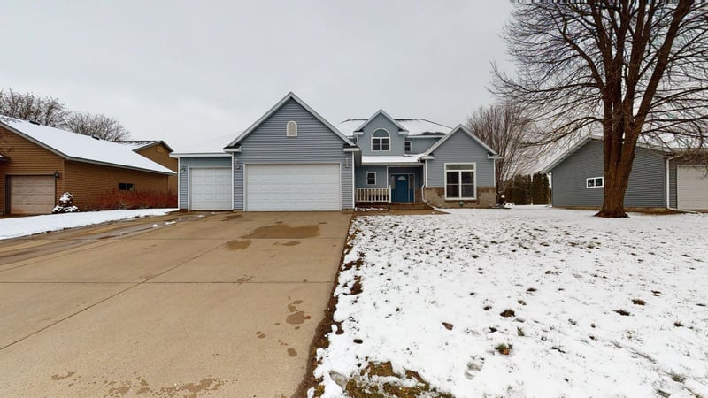 636 Sylfest St, Blair, WI 54616