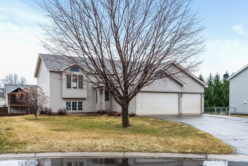 1287 Cider Cir, Shakopee, MN 55379