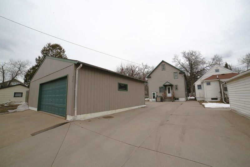 620 15th St N, Virginia, MN 55792