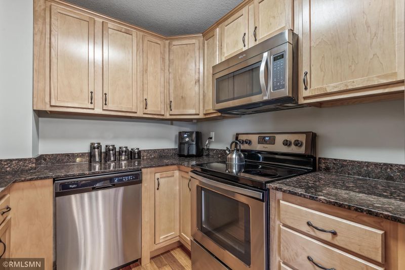 3760 Conroy Trl, Inver Grove Heights, MN 55076