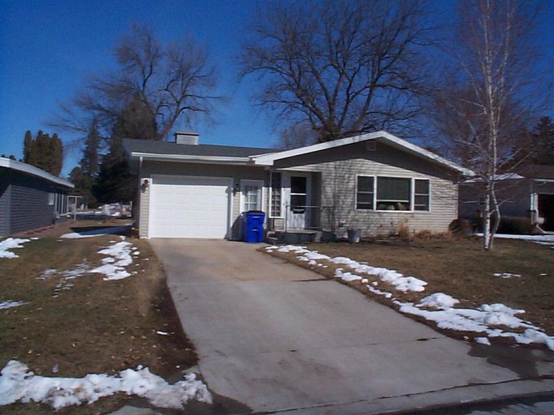 714 Parkview Ln, Madison, MN 56256